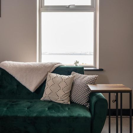 Gibson Manor Apartments Уолъси Екстериор снимка