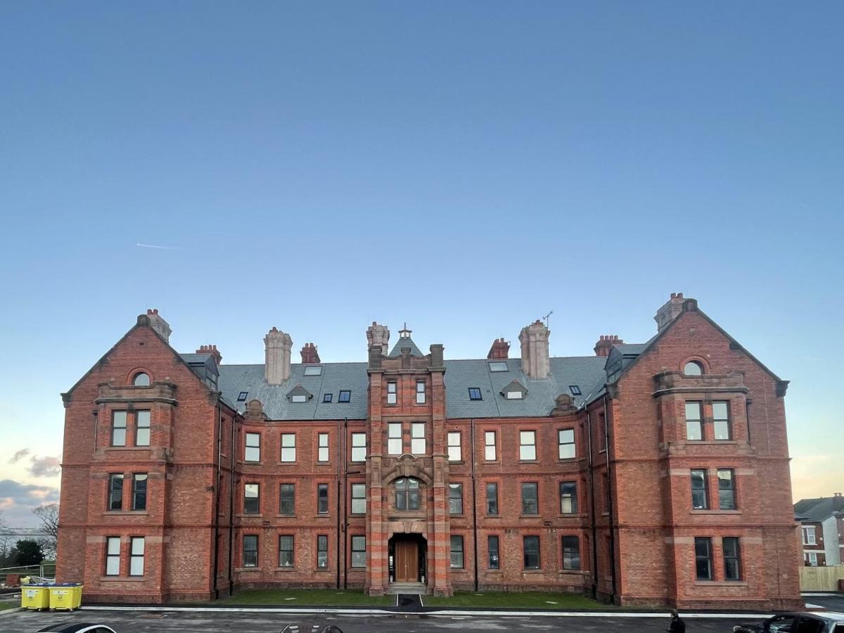 Gibson Manor Apartments Уолъси Екстериор снимка