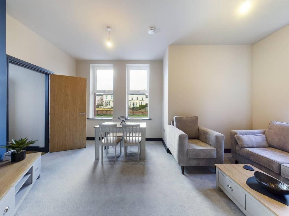 Gibson Manor Apartments Уолъси Екстериор снимка