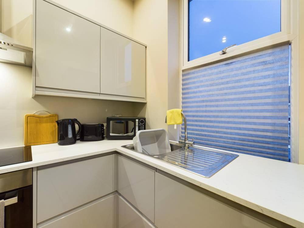 Gibson Manor Apartments Уолъси Екстериор снимка